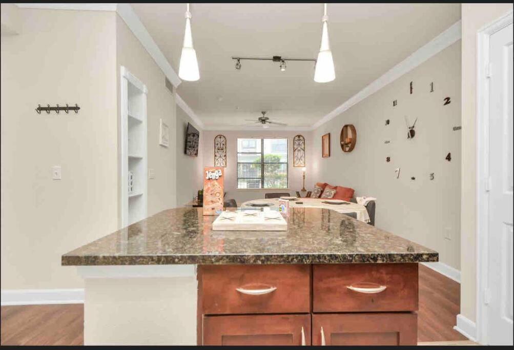 Luxury 1Bedroom/Pool View/ Galleria W/Study Desk Χιούστον Εξωτερικό φωτογραφία