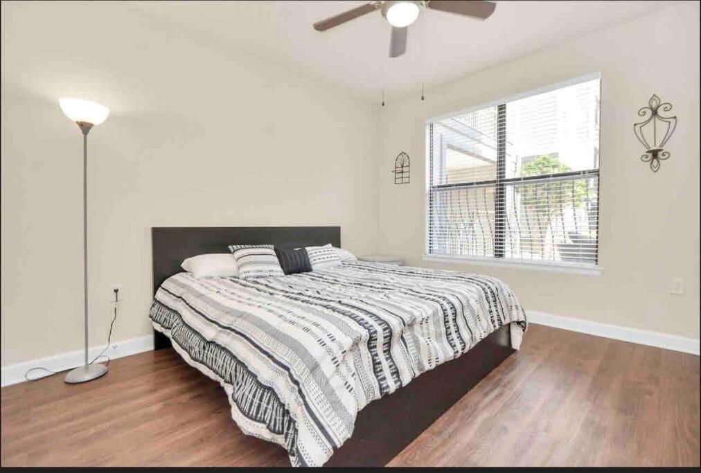 Luxury 1Bedroom/Pool View/ Galleria W/Study Desk Χιούστον Εξωτερικό φωτογραφία
