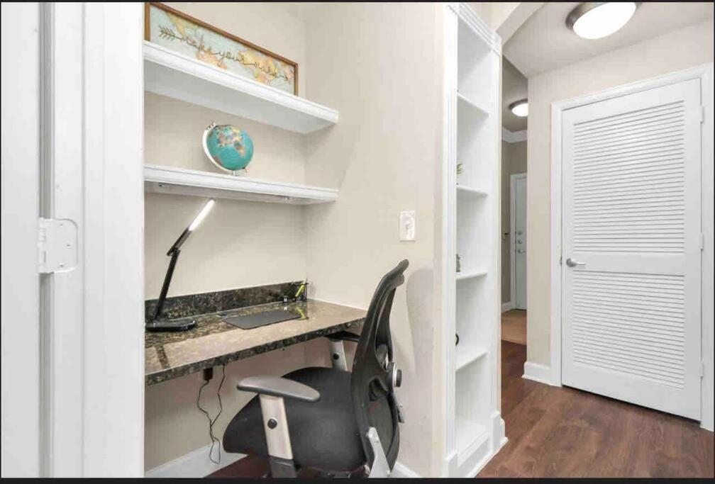 Luxury 1Bedroom/Pool View/ Galleria W/Study Desk Χιούστον Εξωτερικό φωτογραφία