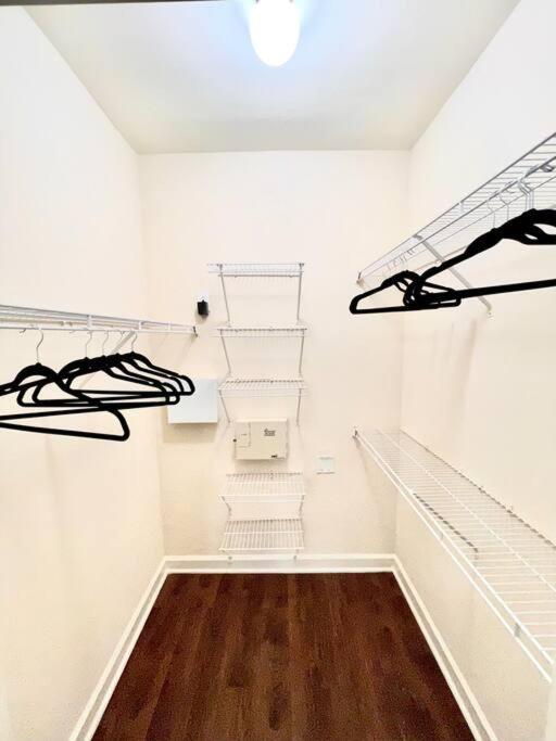Luxury 1Bedroom/Pool View/ Galleria W/Study Desk Χιούστον Εξωτερικό φωτογραφία