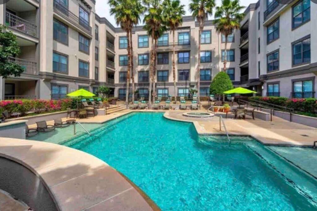 Luxury 1Bedroom/Pool View/ Galleria W/Study Desk Χιούστον Εξωτερικό φωτογραφία